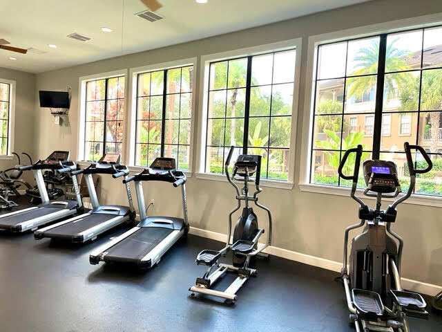 Building Photo - Stunning Remodeled 2 Bedroom Condo in Will...