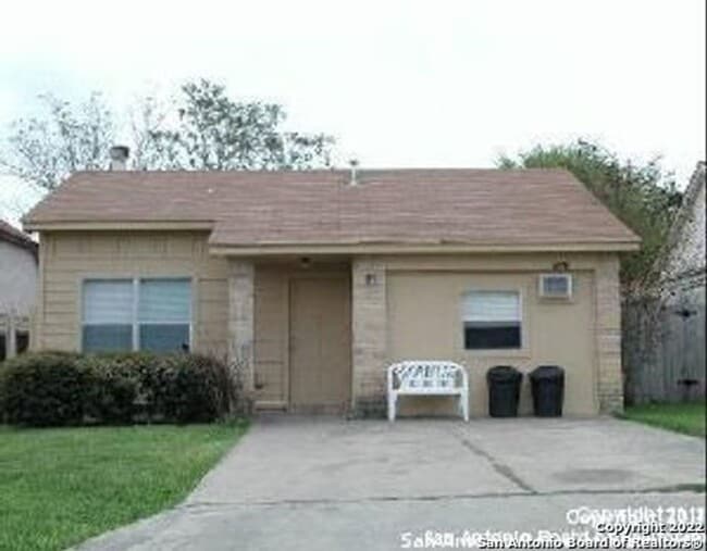 Building Photo - 2 Bedroom 2 bath in BIG COUNTRY GDN HMS