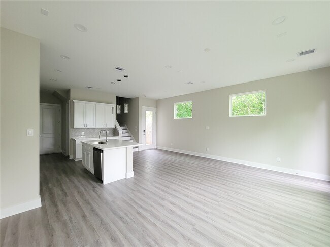 Building Photo - 8014 Huntington Spgs Ln