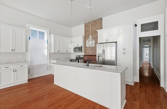 Building Photo - Treme Single