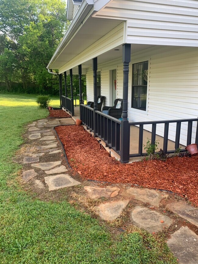 Building Photo - 115 Pearson Ln