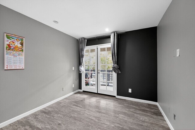 Building Photo - Santee 2 Bedroom 2 Bath Condo with Garage