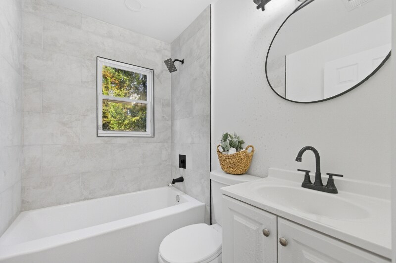 Building Photo - 3192 Oakcliff Rd NW