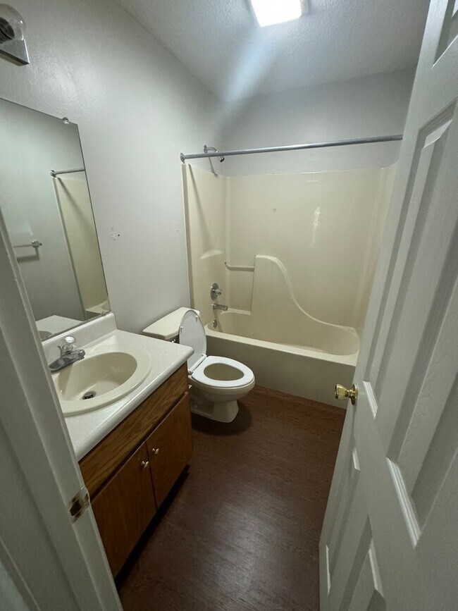 Building Photo - 612 Optimistic-Park Place