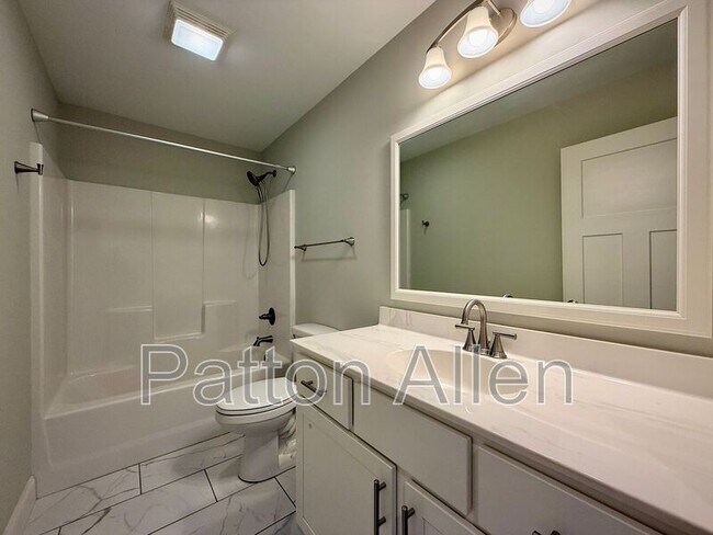 Building Photo - 207 Riverside View Dr