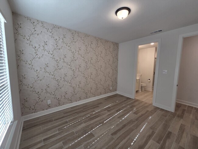 Building Photo - 10507 Cloud Shimmer Trce