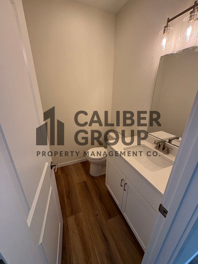 Building Photo - 3 Bd 1 Ba Condo for rent in Waterloo, IA