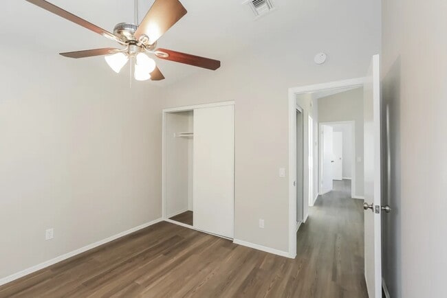 Building Photo - 2732 W Estrella Dr