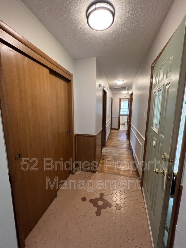 Building Photo - 3122 Shawnee Ave