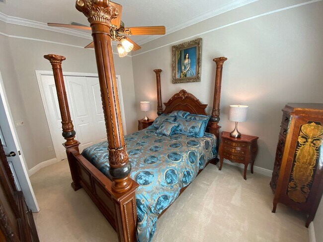 Building Photo - Spectacular and Luxurious Turnkey ANNUAL or SEASONAL Lease in The Village of Bridgeport