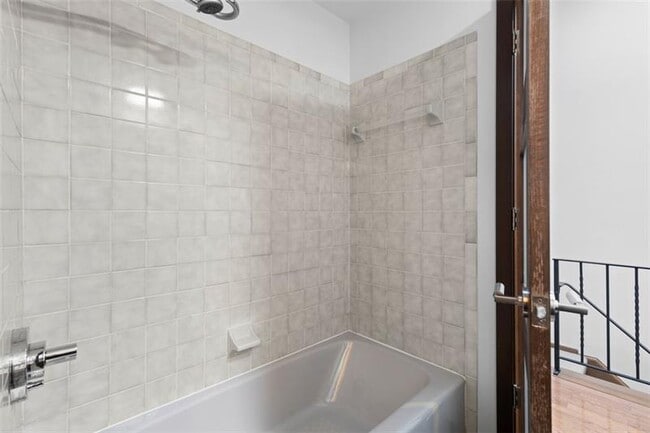 Building Photo - 718 Filbert St