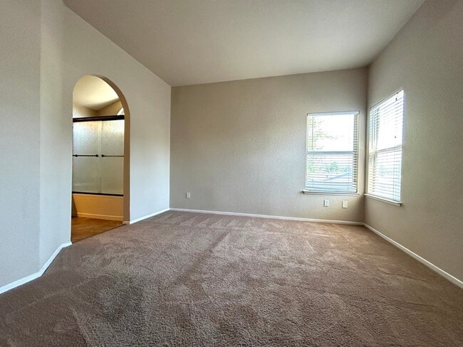 Building Photo - Beautiful Home For Rent in Antelope! Pets ...