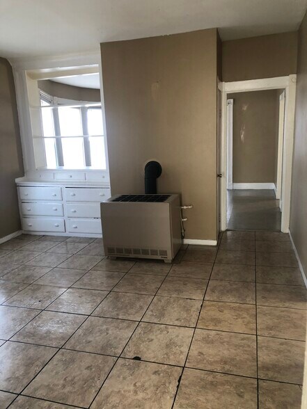 Building Photo - 1641 Acushnet Ave