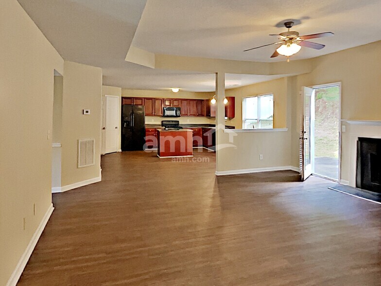 Building Photo - 682 Rock Hill Pky
