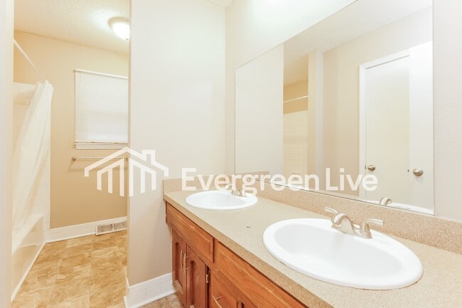 Building Photo - 1433 N Inca Dr