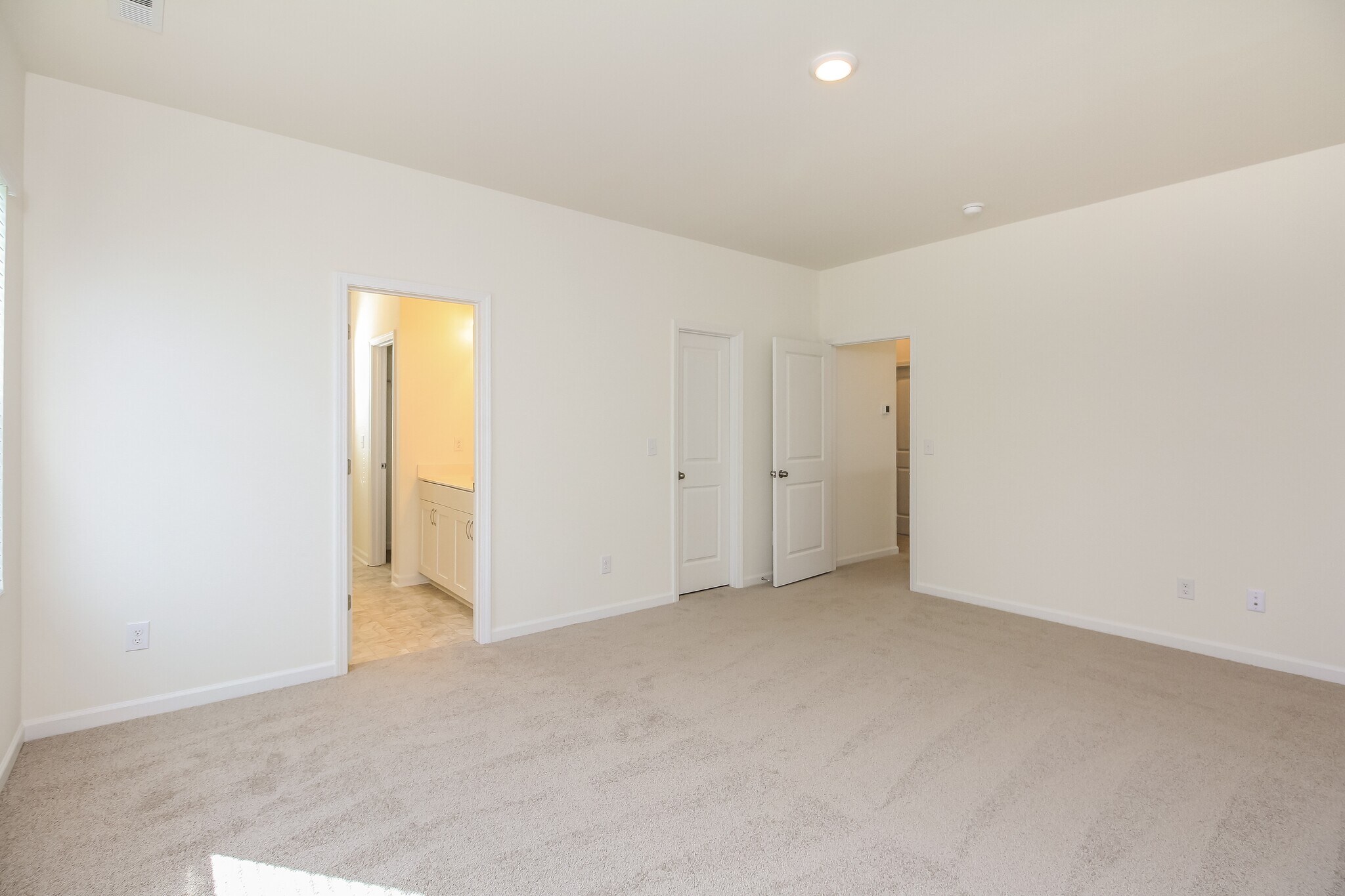 Building Photo - 1624 Corbett St