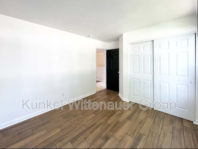 Building Photo - 2746 Brookrun Dr