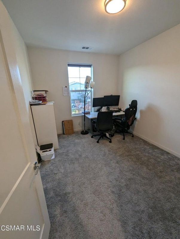 Building Photo - 140 Farmhouse Dr