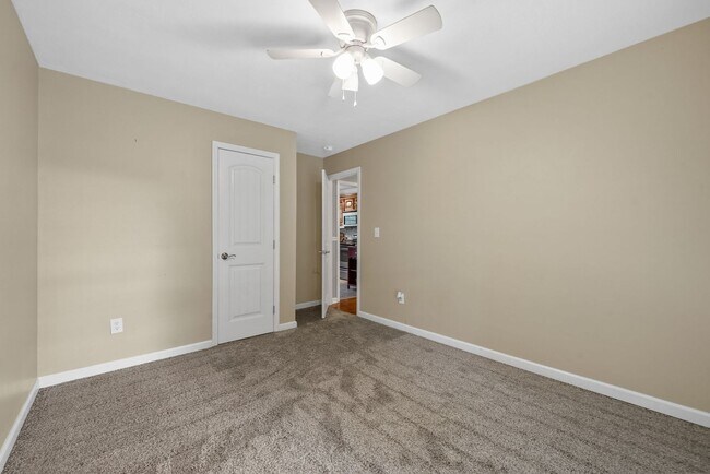 Building Photo - 114 Hickory Hill Dr