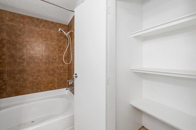 Building Photo - 45433 Witten Dr