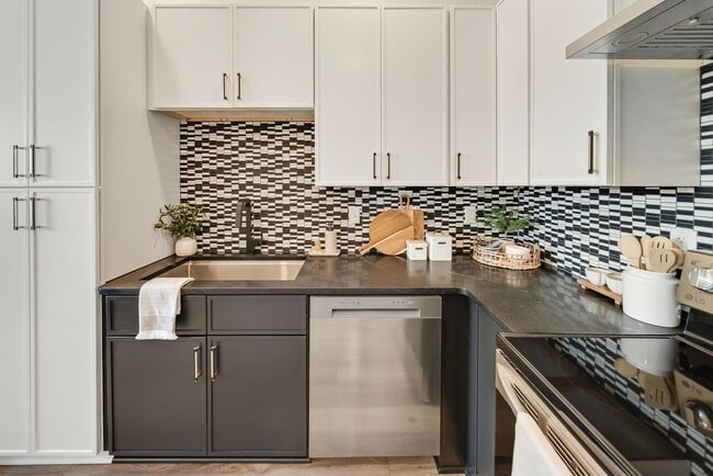 Building Photo - 1861 Zeta Way