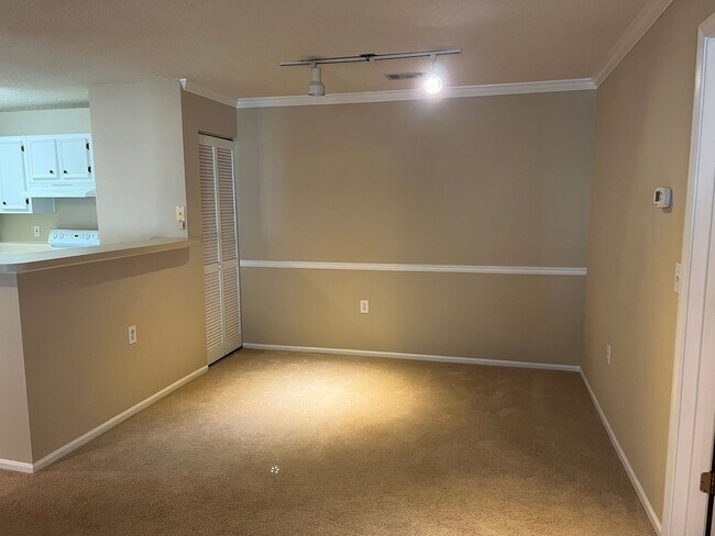 Building Photo - Two bedroom two bath second floor unit