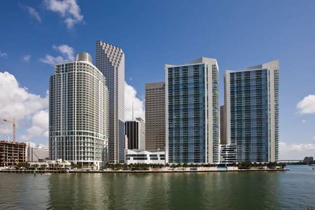 Building exterior - 300 S Biscayne Blvd