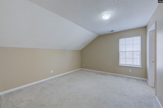 Building Photo - 1908 Lake Carolina Dr