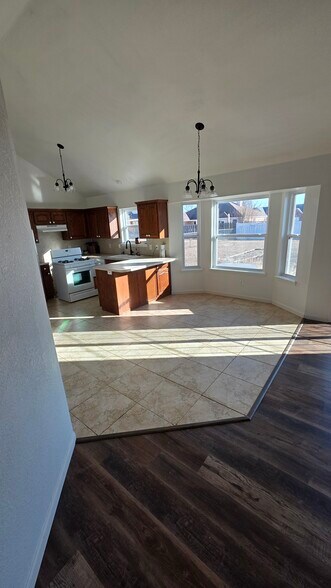 Building Photo - 8213 E Norman St