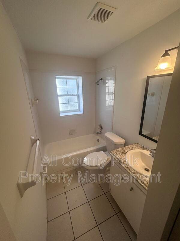 Building Photo - 915 Ariana St