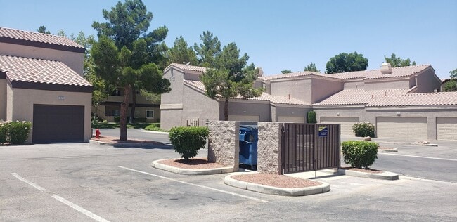 Building Photo - Beautiful3 bedroom condo, located in a 24 ...