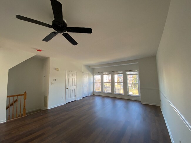 Building Photo - 13359 Misty Dawn Dr