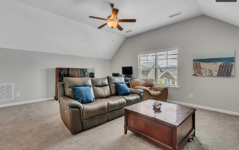 Building Photo - 272 Thorpe Dr