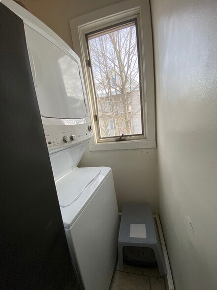 Building Photo - 24 Darling St