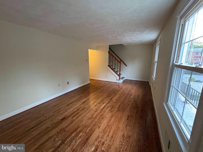 Building Photo - 4513 Squiredale Square