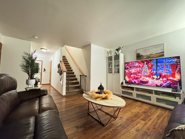 Building Photo - 16522 Mimosa Ct SE