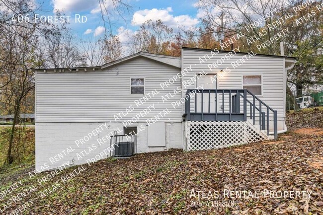 Building Photo - Stylish 3-Bedroom, 2-Bath Renovated Home –...