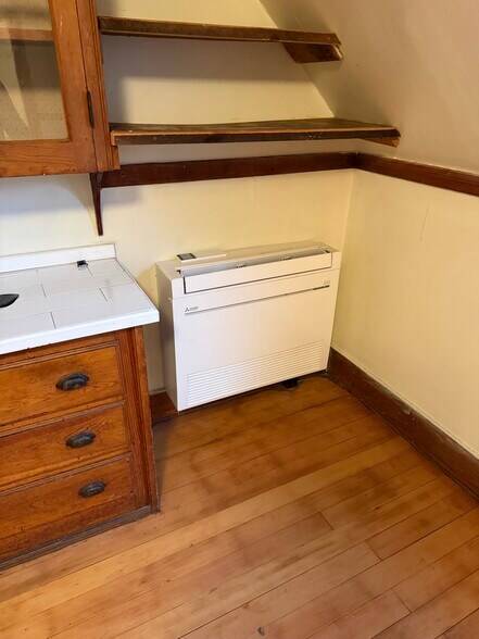 Building Photo - 135 Silver St