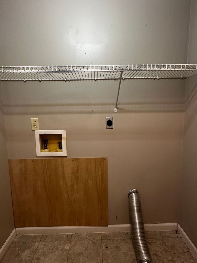 Building Photo - 2 Bedroom/2.5 Bath in Lyn Mar Downs