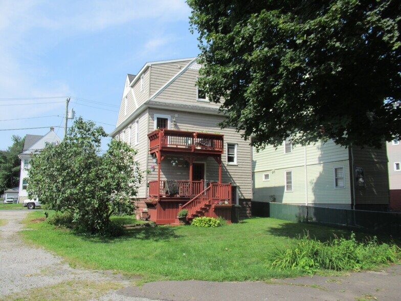 Building Photo - 114 Bennett St
