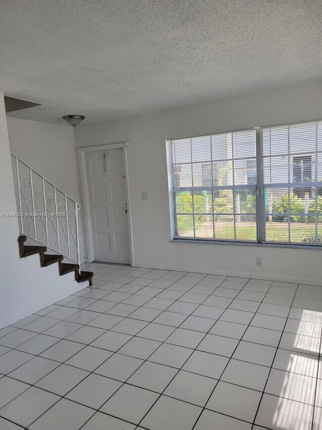 Building Photo - 2500 NW 52nd Ave