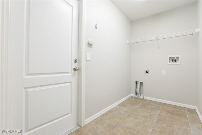 Building Photo - 2431 Frantz St
