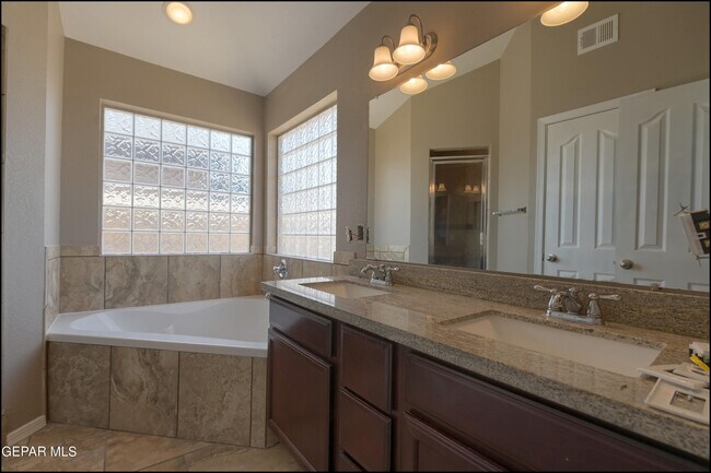 Building Photo - 6617 Berringer St