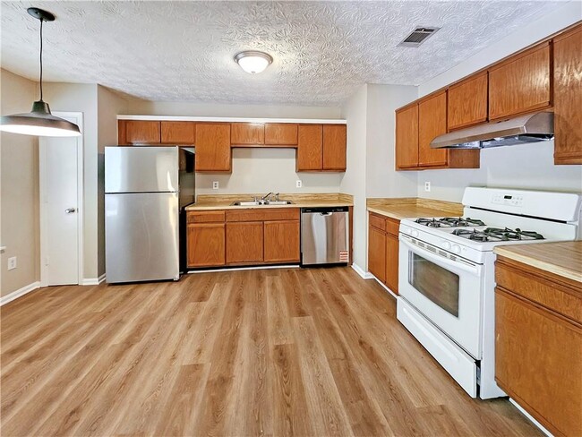 Building Photo - 7080 Greenbower Ln