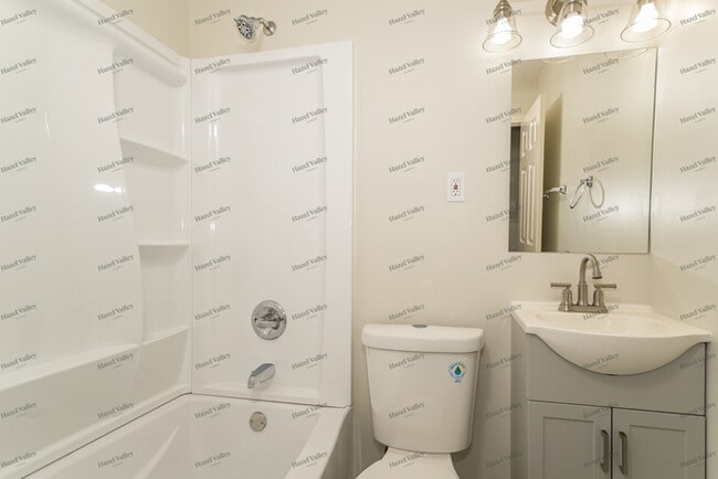 Building Photo - 1100 Ozment Dr