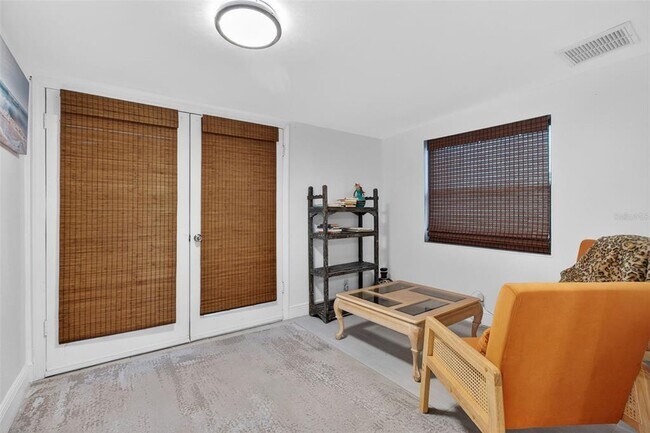 Building Photo - 3214 Huntington Rd