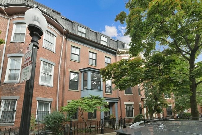 Building Photo - 55 Clarendon St