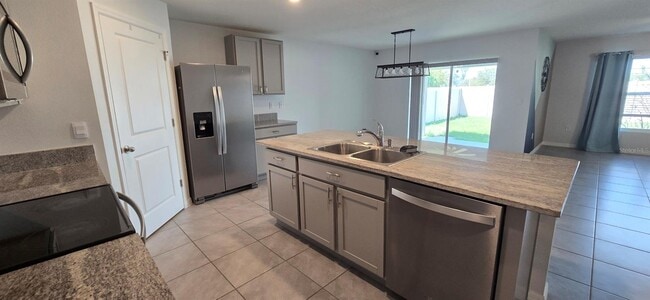 Building Photo - 8557 Triumph Cir