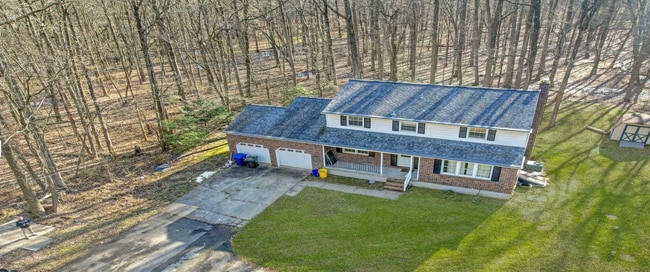 Building Photo - 9 Spring Hill Ln