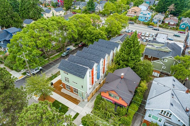 Building Photo - Mt Baker/Madrona Townhouse